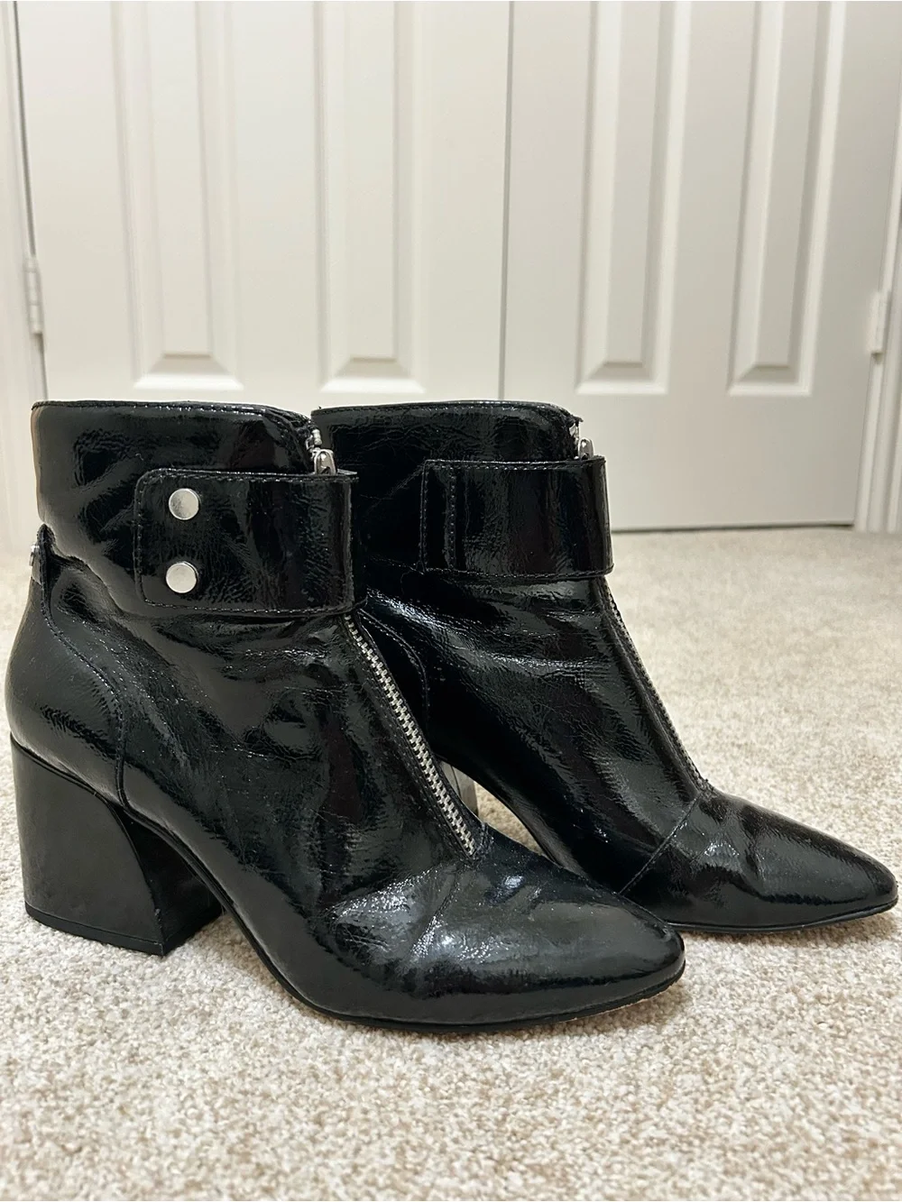 Dolce Vita Varra Black Patent Leather Ankle Booties size 9 60s gogo retro moto